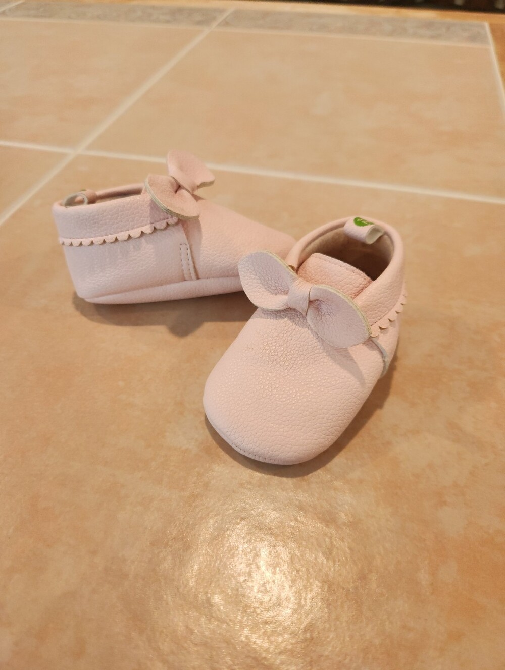 Size 3 (6-9 Months) Pink moccasins
